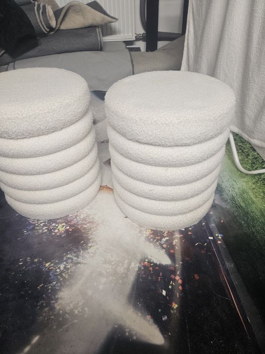 Dwie pufy tkanina boulce