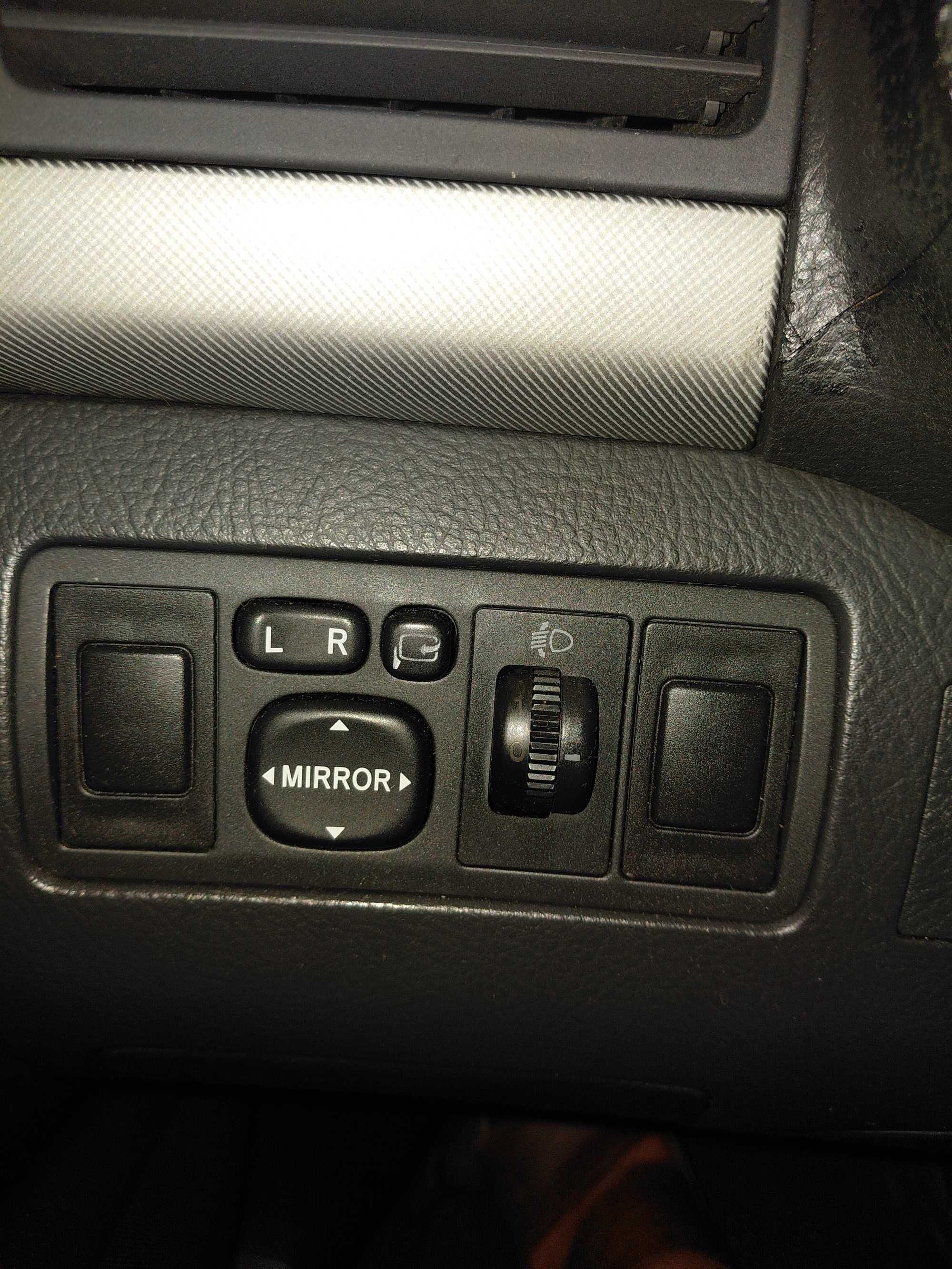 Toyota  avensis  carro único