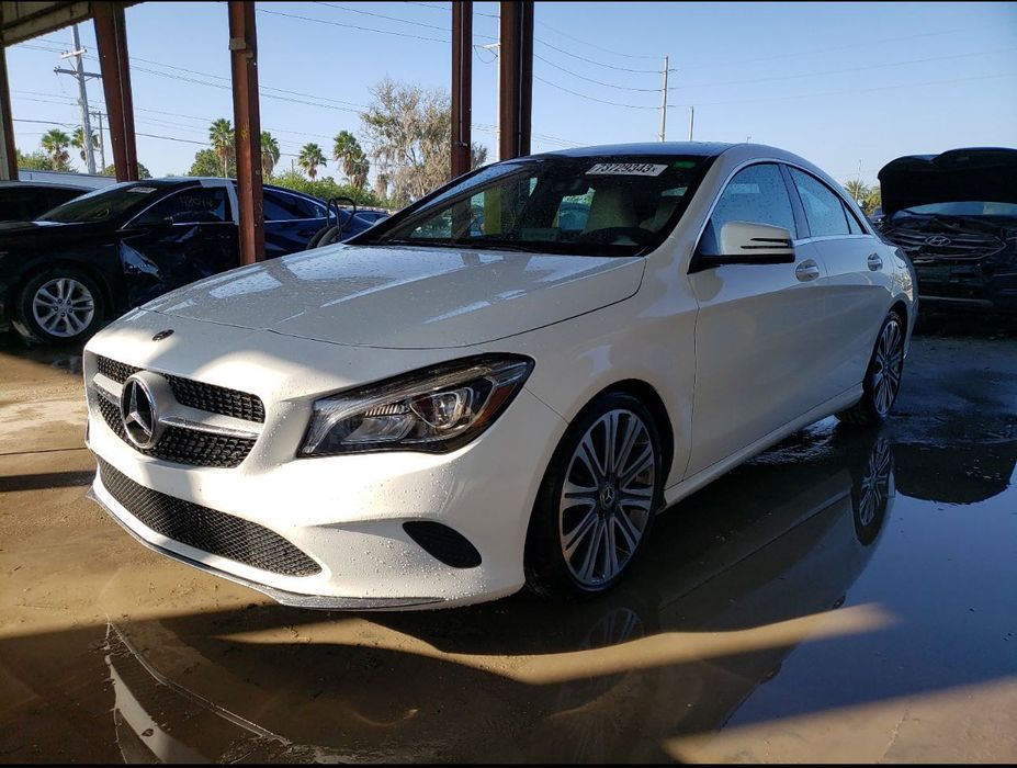 Разборка Mercedes CLA 250 2018 USA капот