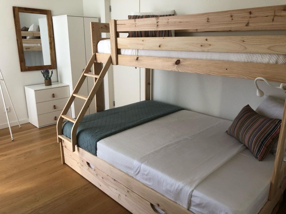 Beliche de casal com duas camas solteiro