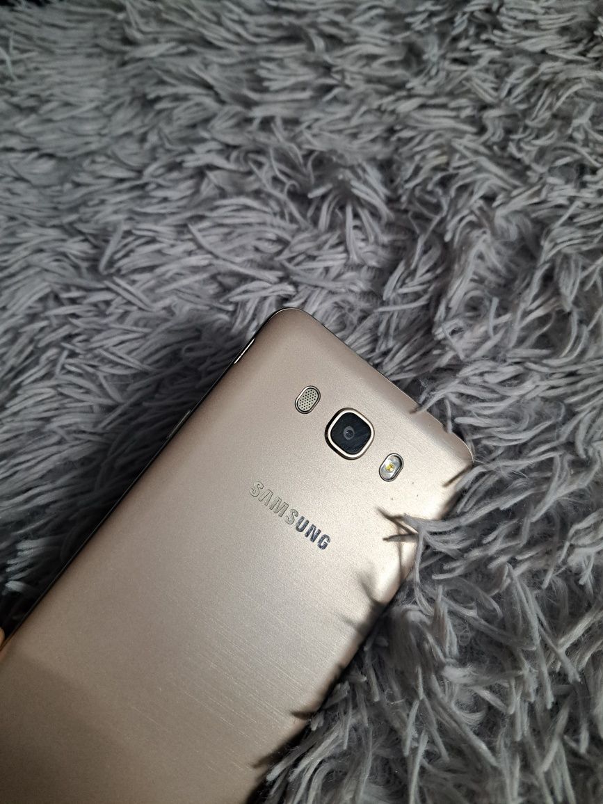 Samsung Galaxy J7