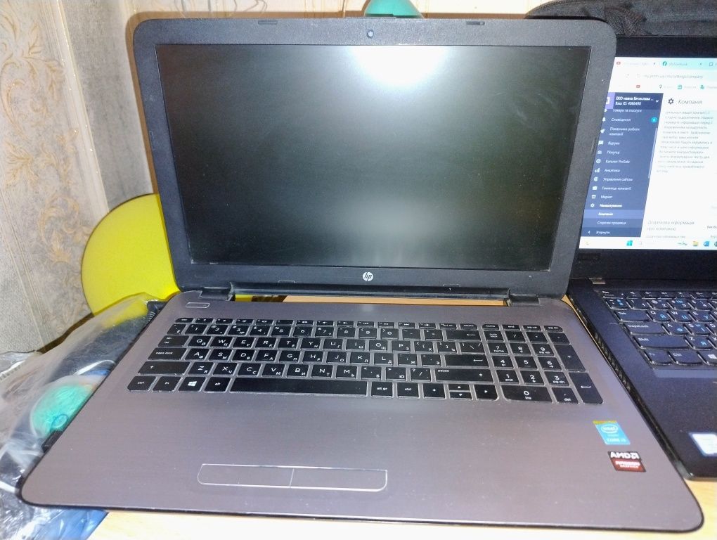 Ноутбук HP в гарному стані (без батареї)