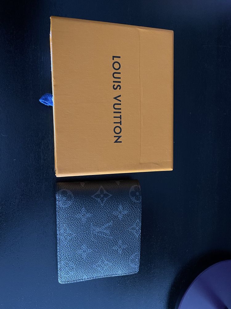 Czarny portfel Louis Vuitton LV