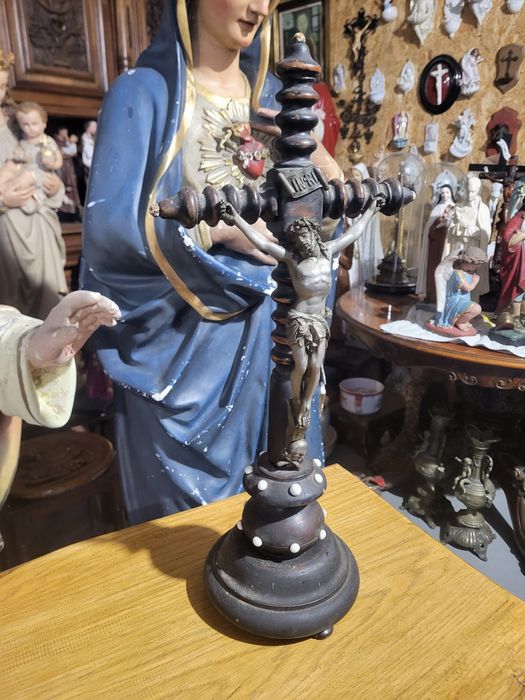 Duży drewniany krzyż 56 cm Stara pasyjka żałobna