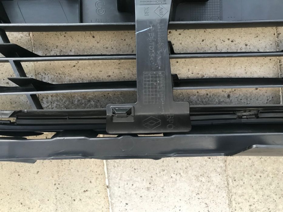 Grelha da Frente Renault Clio IV Fase II (2018)
