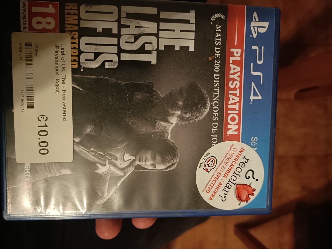 Vendo PS4 1tb 4 jogos e 1 comando