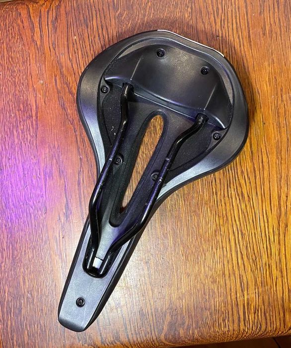 сідло велосипедне Bravvos