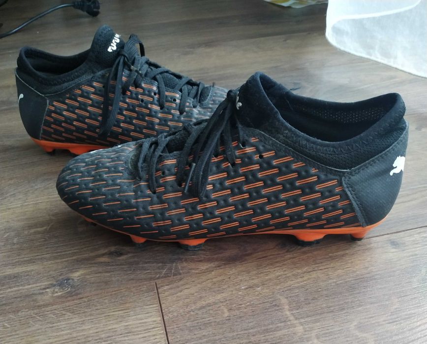 Obuwie sportowe , korki Puma Future Junior,5,5, pomarańczowo-czarne