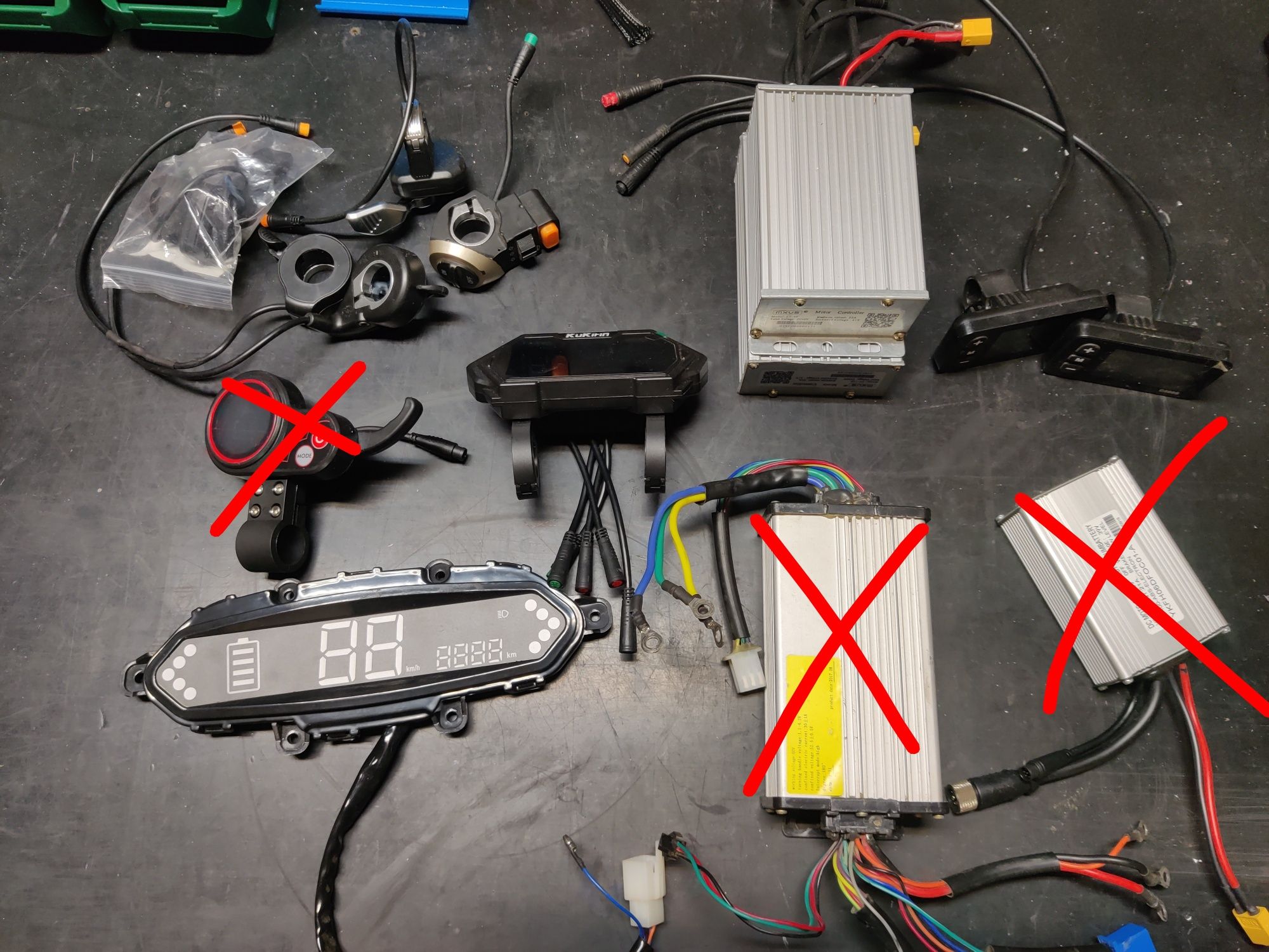 Diverso Material Scooter, Trotinetes e Bicicletas Elétricas