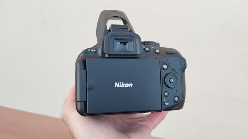 Nikon D5200 Сумка 900-Пробег Зеркалка зеркальный фотоаппарат как новый