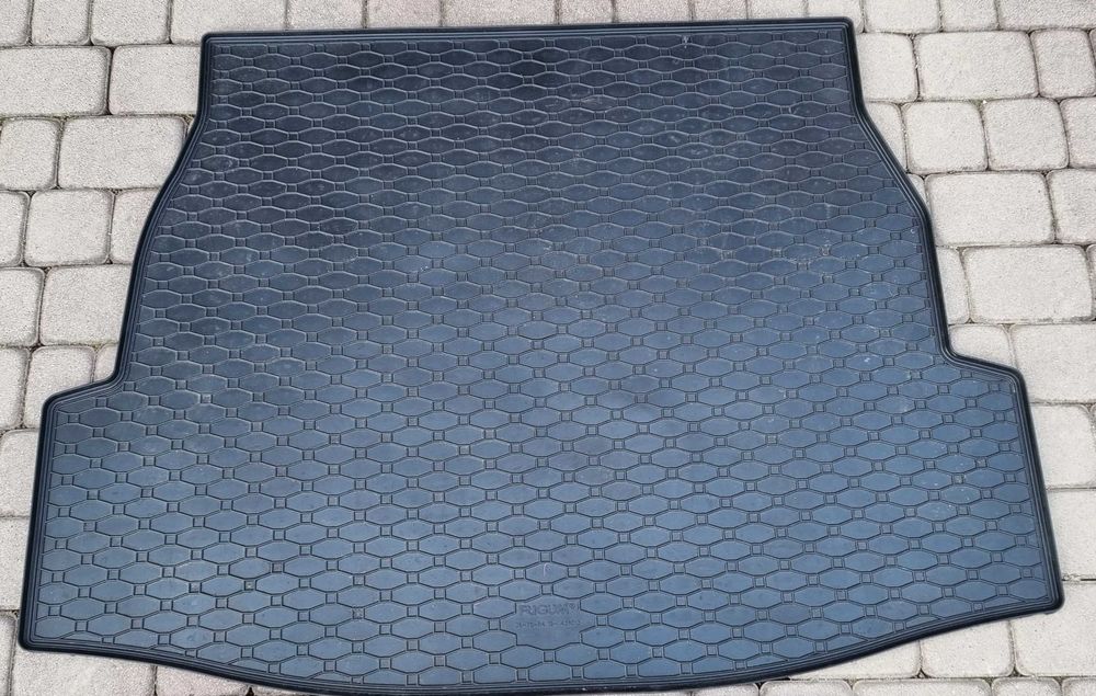 Dywaniki + mata, gumowe, Toyota Rav4 19-, Suzuki Across 20-