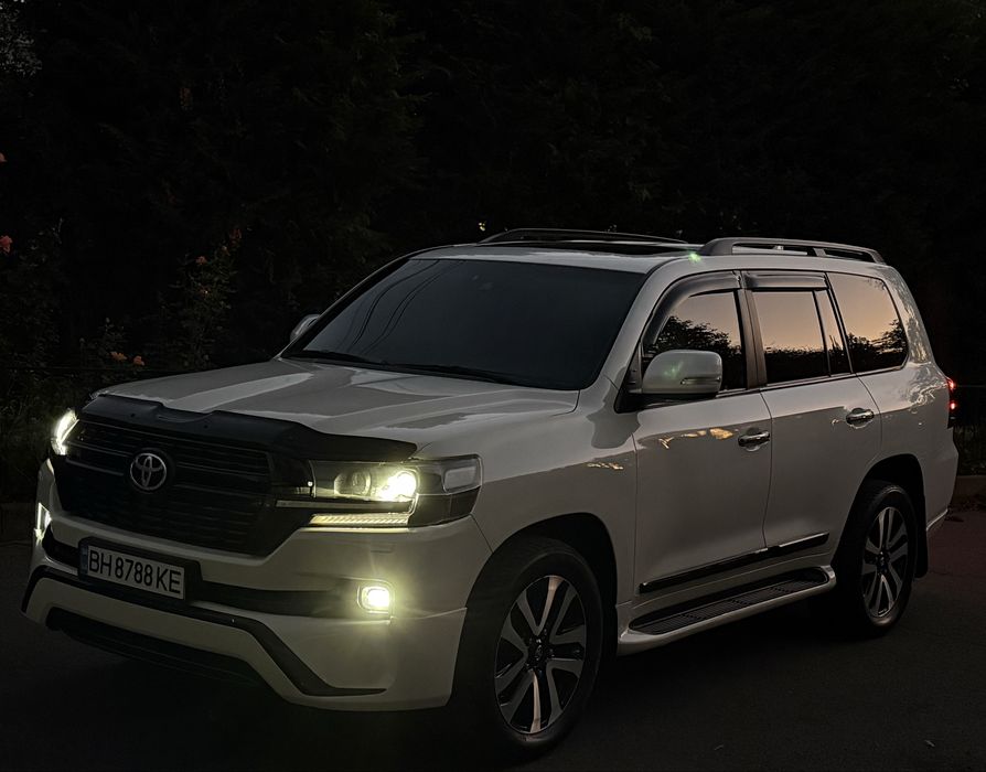 Toyota Land Cruiser 200 2016 v8 diеsel