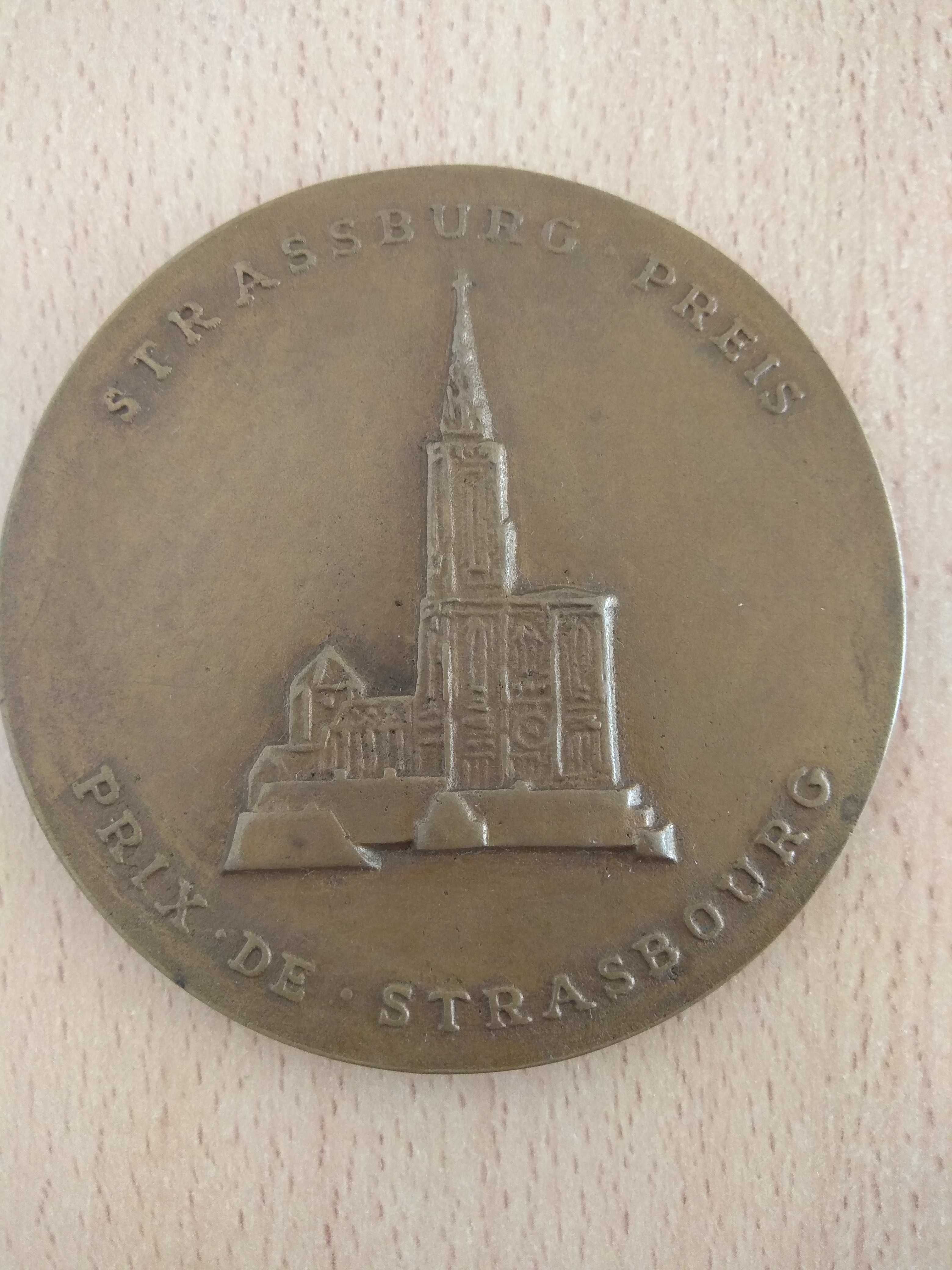 Alfred Toepfer.Duży medal z brązu. Prix Strasbourg 1966. W Etui.