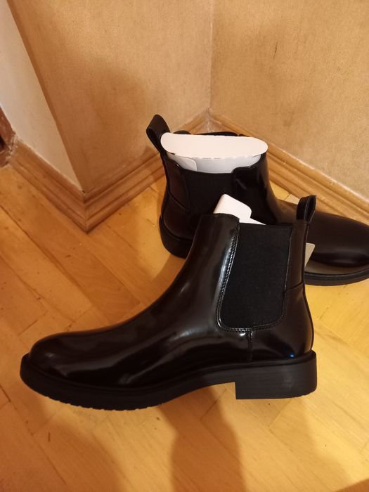 Чорні лаковані черевики 42 28 см