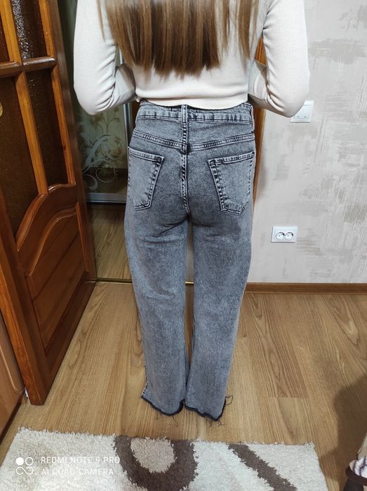Продам женские джинсы клёш