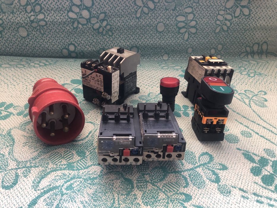 Теплове реле, пускачі, кнопки.