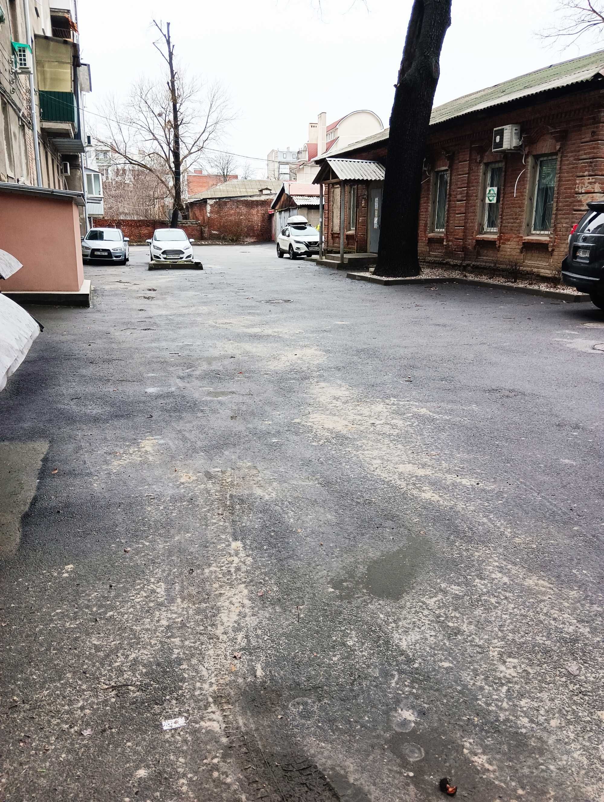 D1A  Продам 3 комнатную квартиру ул. Каразина 7/9