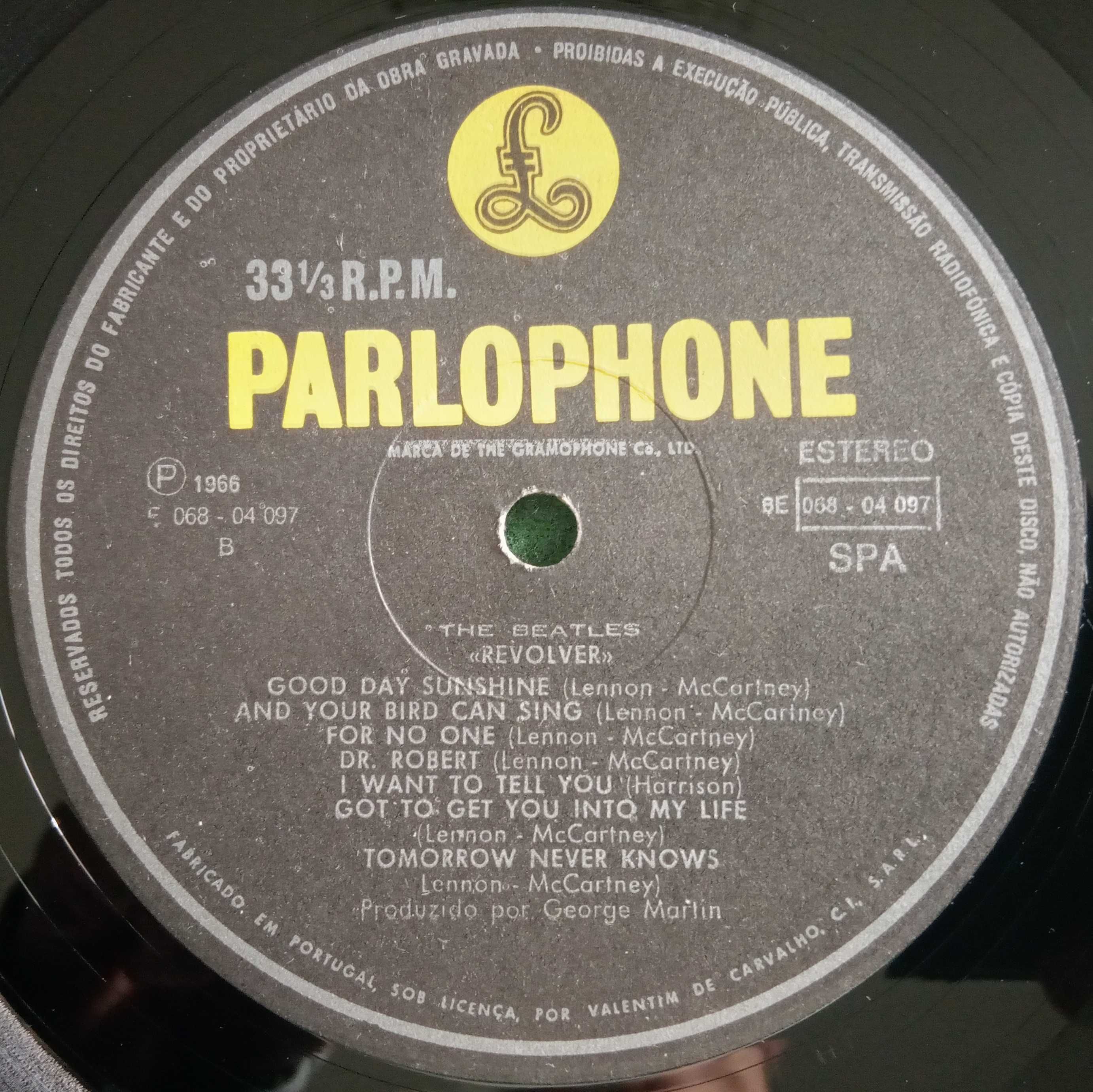 Beatles	- - - - -	Revolver	- - - - -	LP