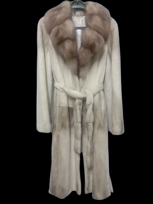 Длина 110см. Норковая шуба с соболем. Натуральная шуба