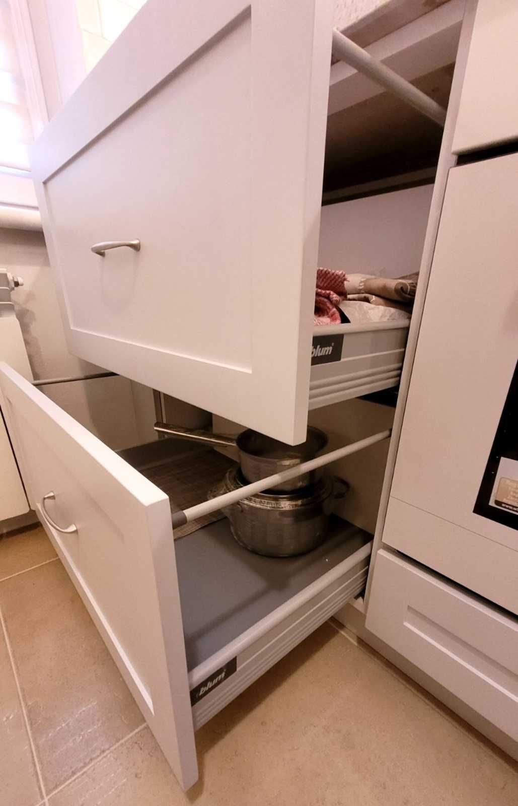 Продам 2 комнатную квартиру. Центр Таирова. Капремонт, мебель, техника