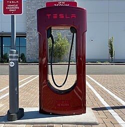 Активація Tesla Supercharger.