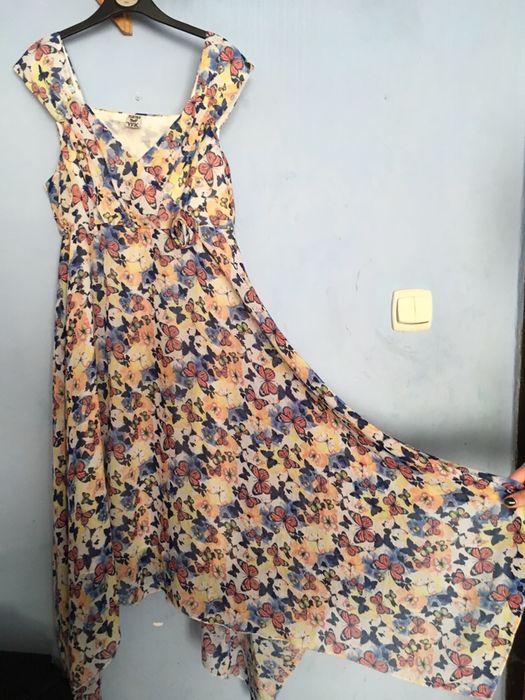 Przewiewna sukienka dziewczęca