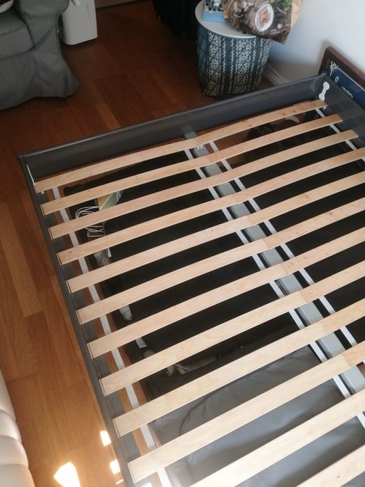 Cama de casal em aço-inox IKEA c/ estrado