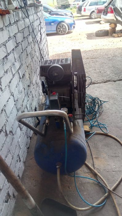 Компресор з ємністю на 100л,380 v