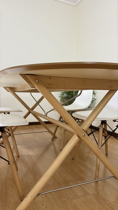 Conjunto mesa de jantar + 4 cadeiras