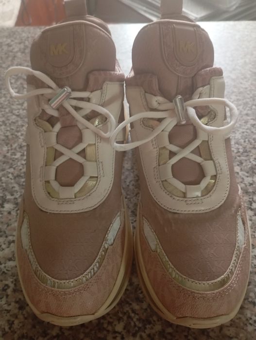 Кросівки від Michael Kors,