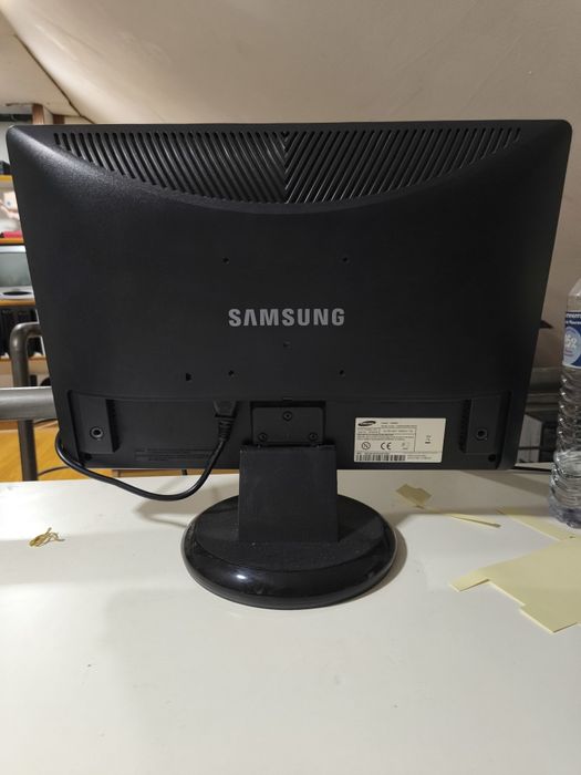 Monitor 20" SAMSUNG