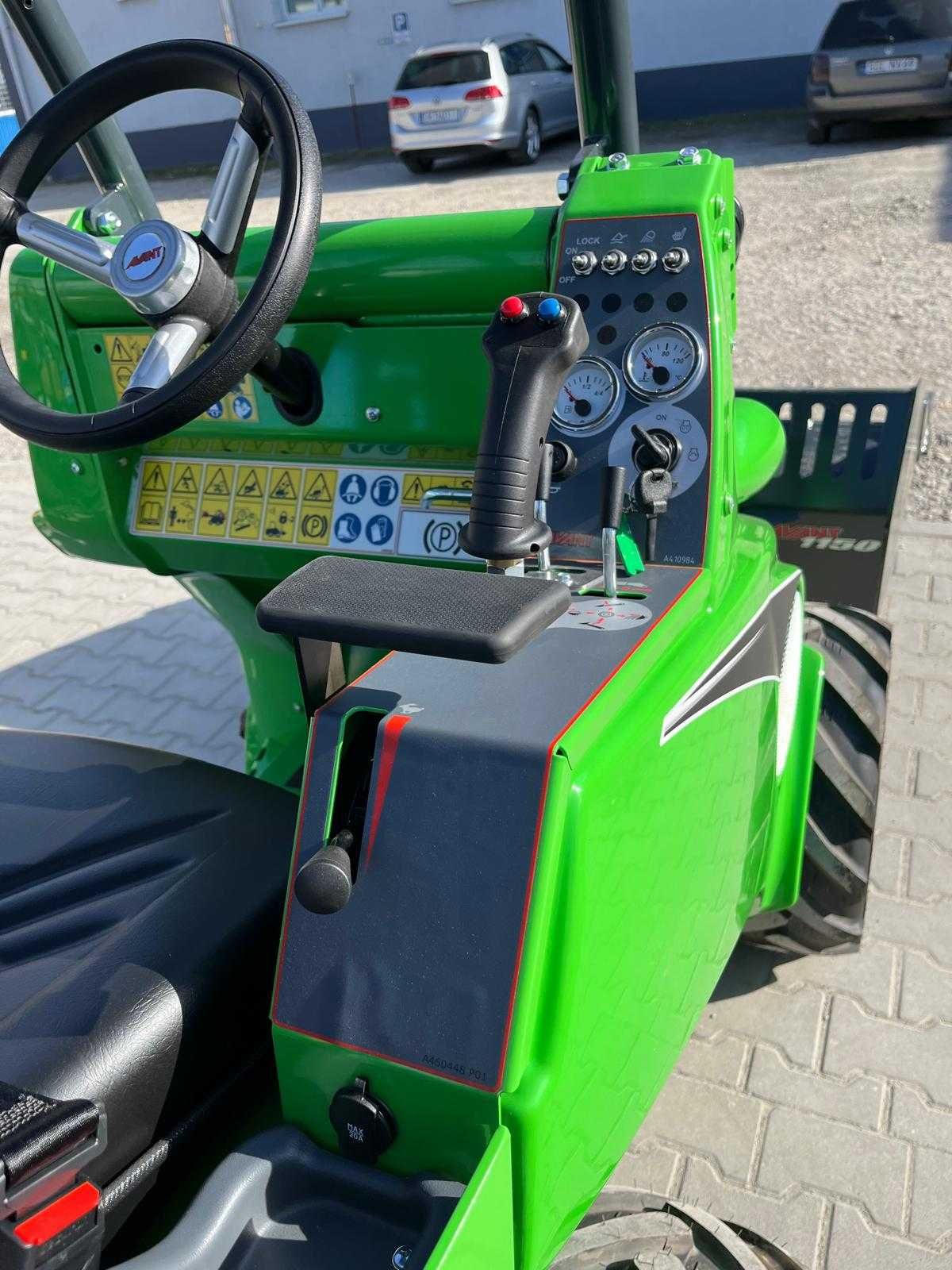 Ładowarka AVANT 423