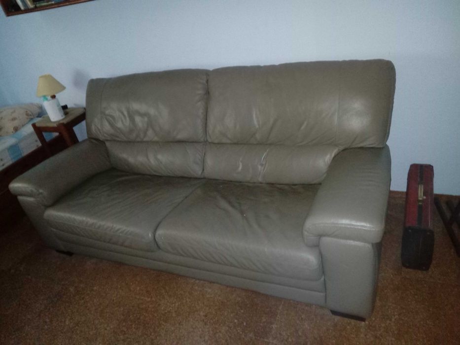 Sofá cama quase novo marca  chateau d. Ax.