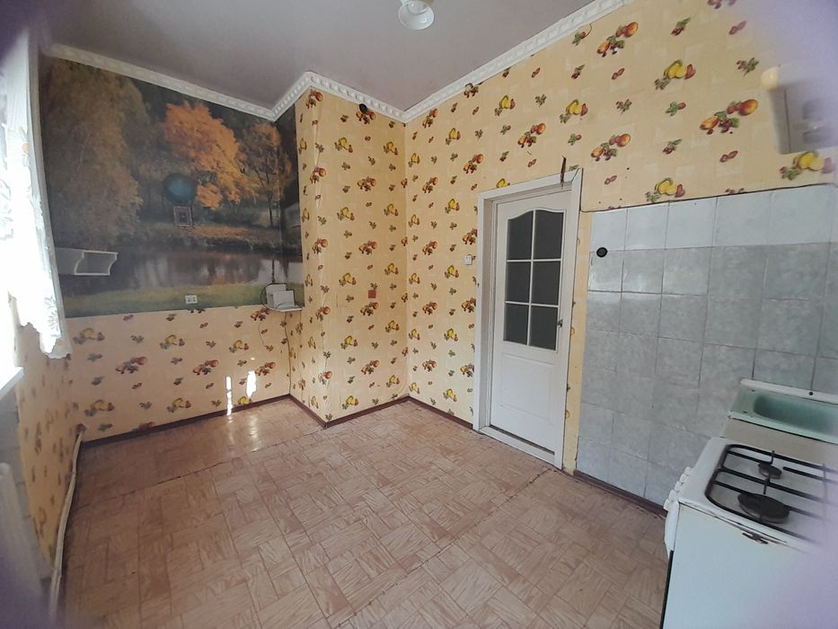 Продам 3х кімнатну квартиру/автономне газове  опалення/ КРЕС/ сталінка