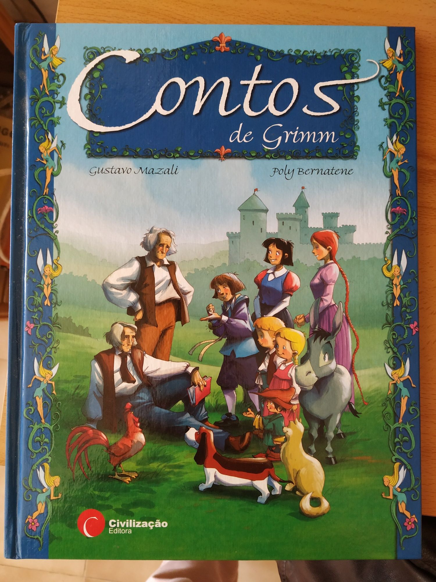 Livros de contos infantis dos irmãos Grimm e Anderson