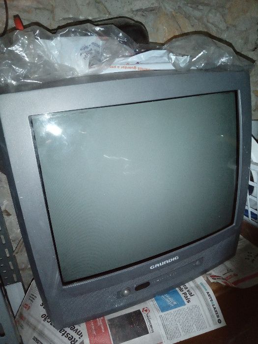 Televisões usadas para peças ou reparar