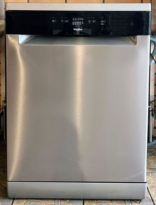 Посудомийна машина WHIRLPOOL