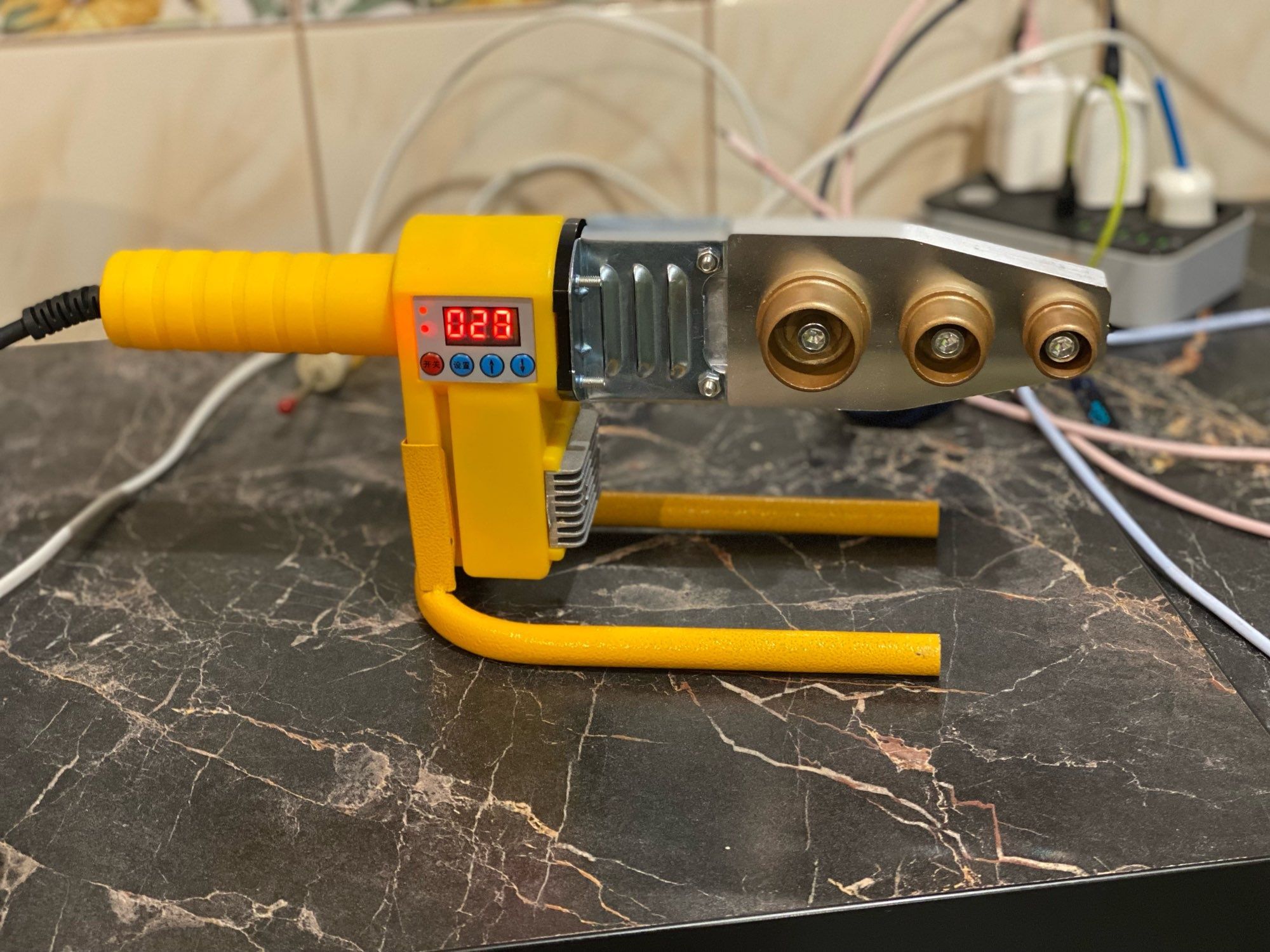 Máquina para soldar ppr com mala polifusora con tesoura de corte

entr