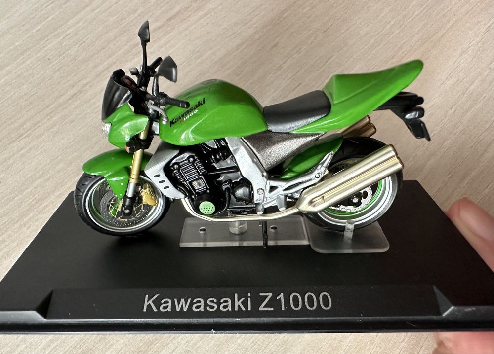 Coleçao Altaya Motas Honda Kawasaki Ducati escala 1/24