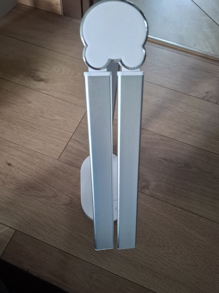 Nowa lampka biurkowa led z ładowarką