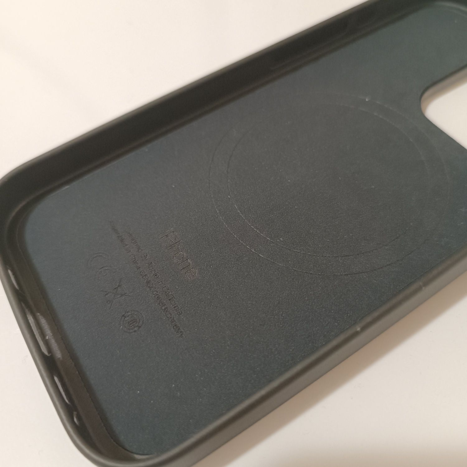 Продам чехол на Iphone 15 pro