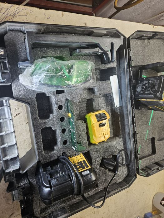 Dewalt DCE089G poziomica laserowa laser 360 stopni zielony