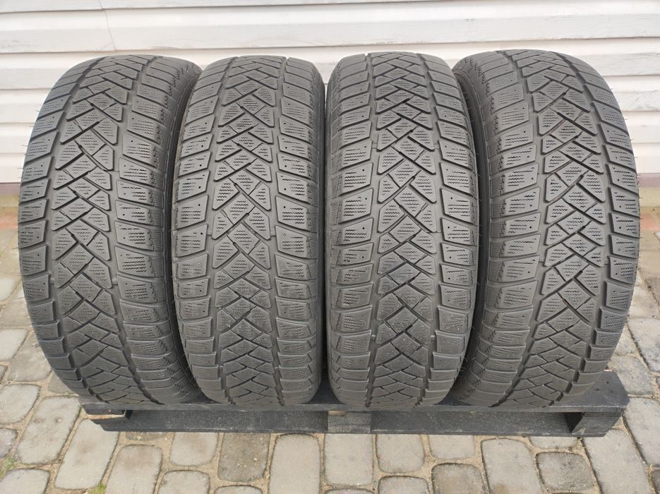 215.60.17c komplet opon zimowych Dunlop