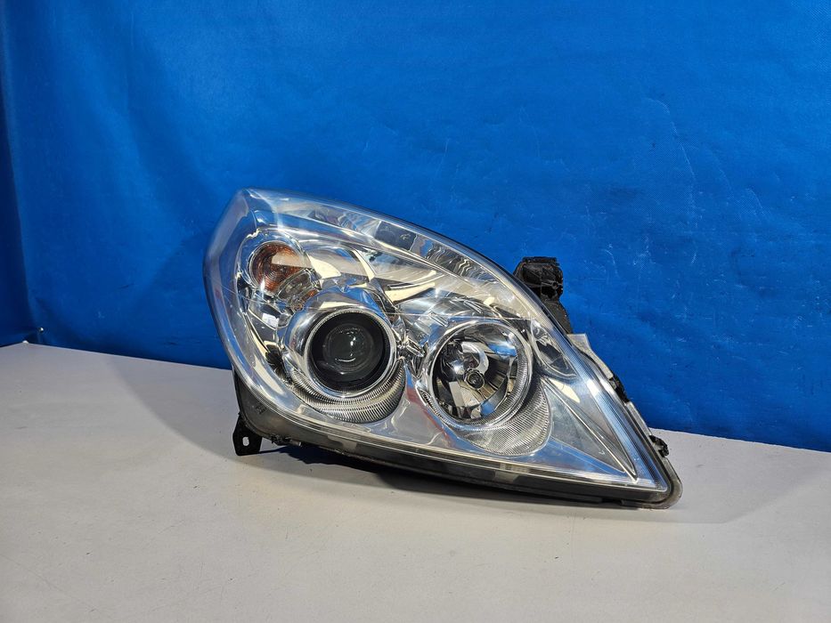 Opel Vectra C Lift FL Lampa Przód Przednia Prawa H7 Europa Valeo IGŁA