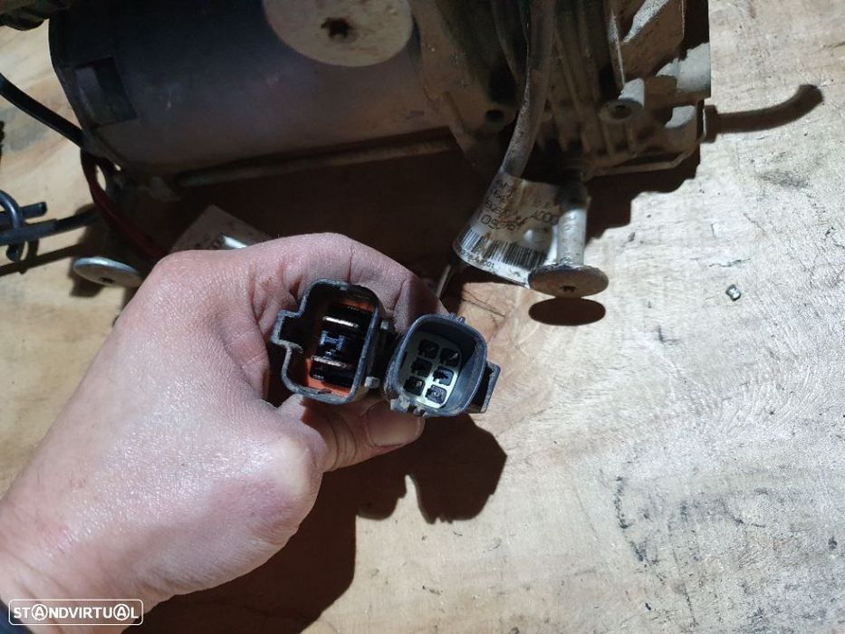 Compressor da suspensão Land Rover Discovery 3 / 4  - BH32-19G525-DE