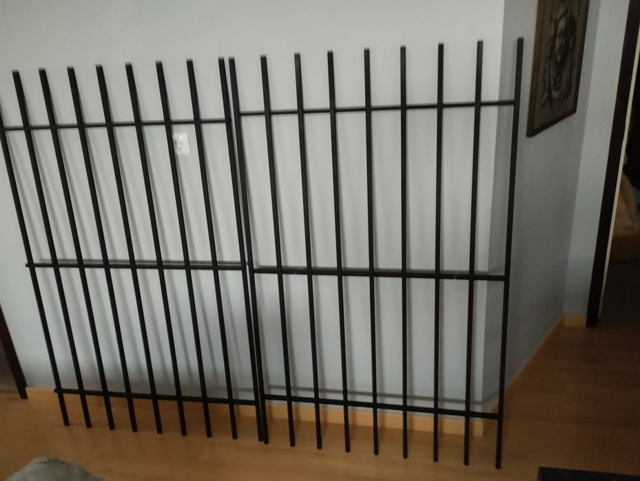 Cama de ferro de casal moderna em bom estado