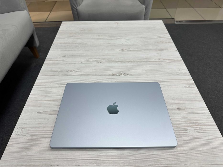 Macbook Air 15 2025 (M4/16 gb/256 ssd ) Офіційна Гарантія . НОВИЙ