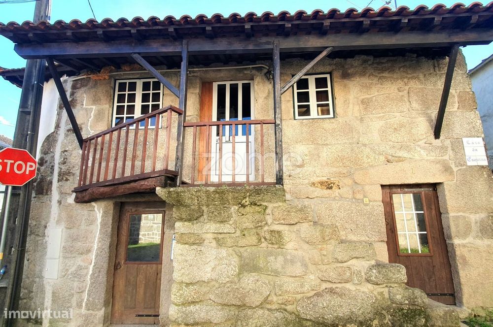 Casa da Esquina: Moradia T3 para venda em Almargem (Viseu)