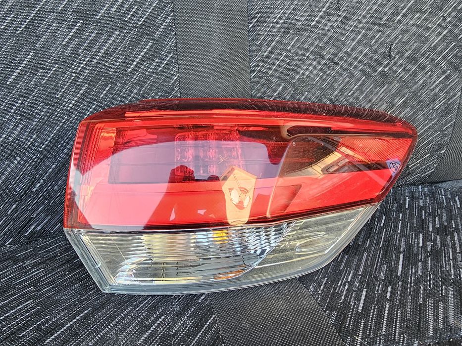 Продам оригинальный фонарь хайлендер 2016-19