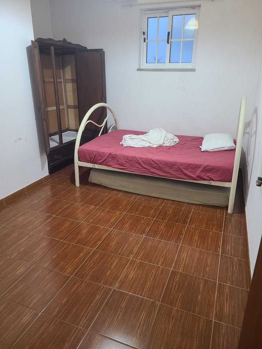 Arrenda-se T1 em vivenda em Moimenta da Beira